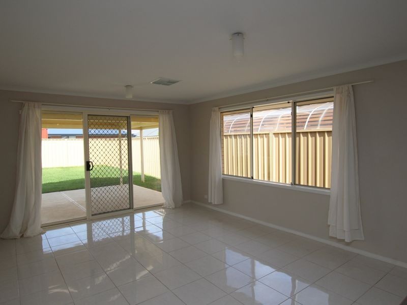 5 Whistlers Avenue, Aldinga Beach SA 5173