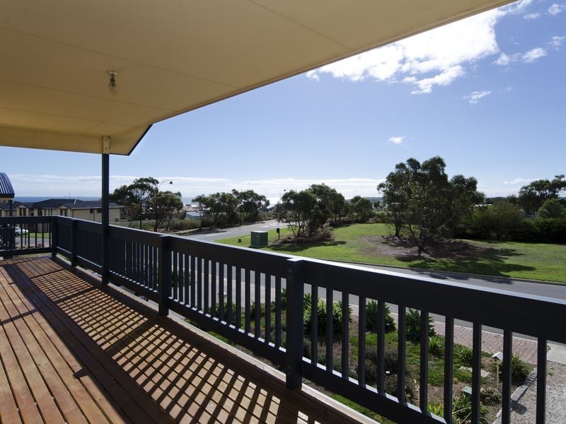 7 Bluewater Boulevard, Sellicks Beach SA 5174