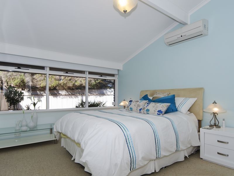 4 South Street, Port Willunga SA 5173