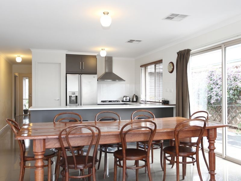 11 Mistletoe Street, Aldinga Beach SA 5173