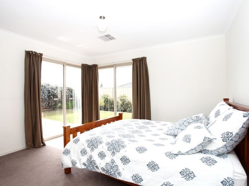 11 Mistletoe Street, Aldinga Beach SA 5173