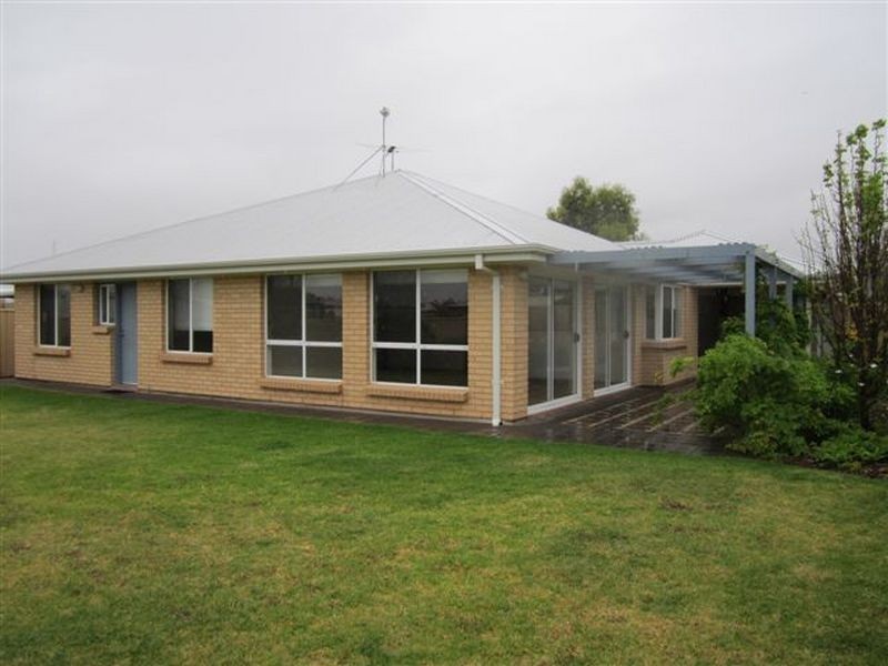 13 Basin Street, Aldinga Beach SA 5173