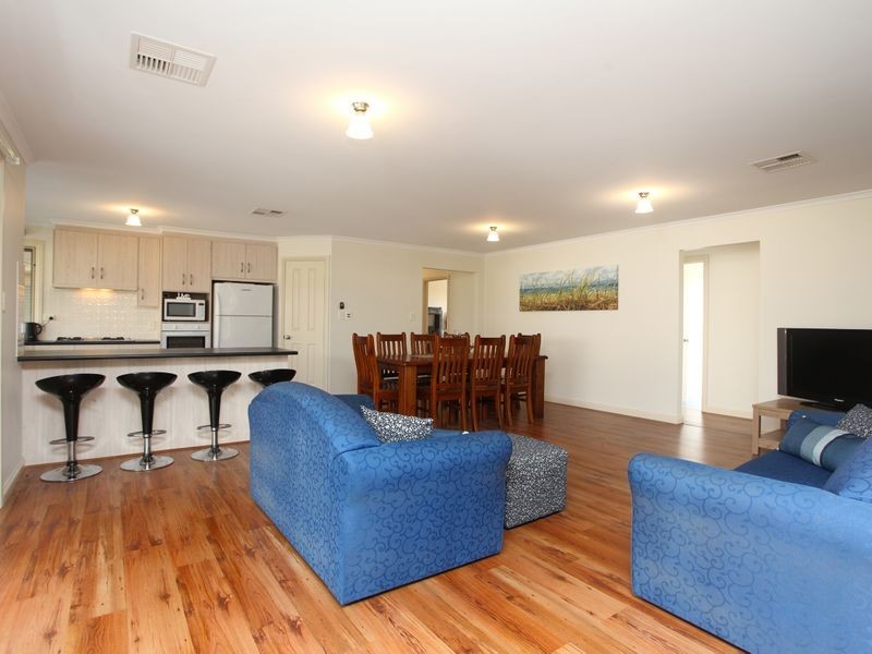 25 Nicholl Avenue, Aldinga Beach SA 5173