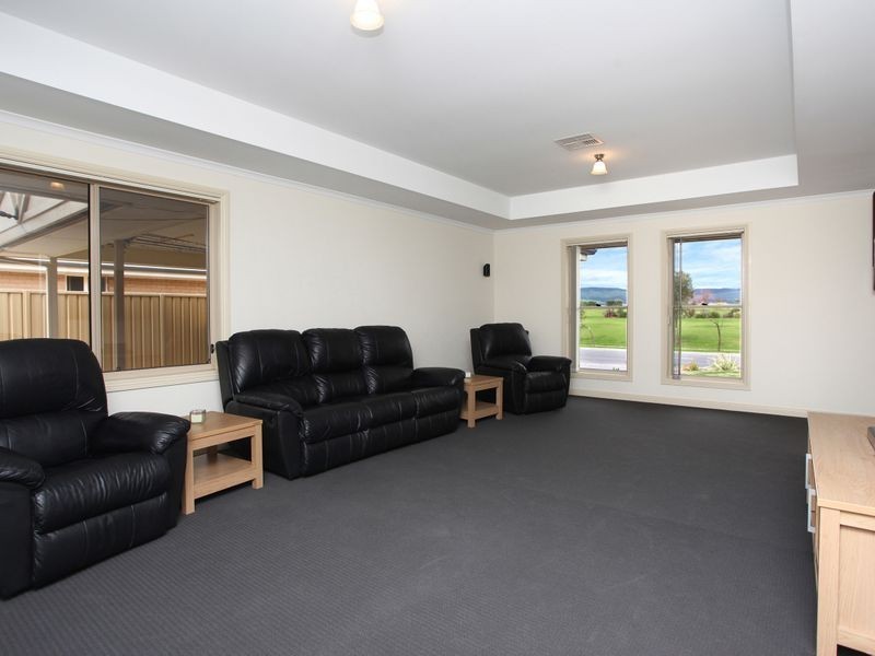 25 Nicholl Avenue, Aldinga Beach SA 5173