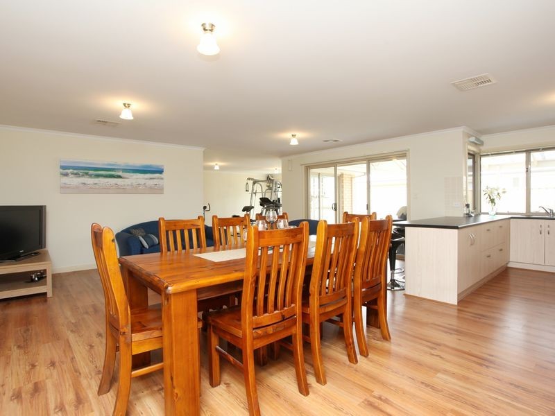 25 Nicholl Avenue, Aldinga Beach SA 5173