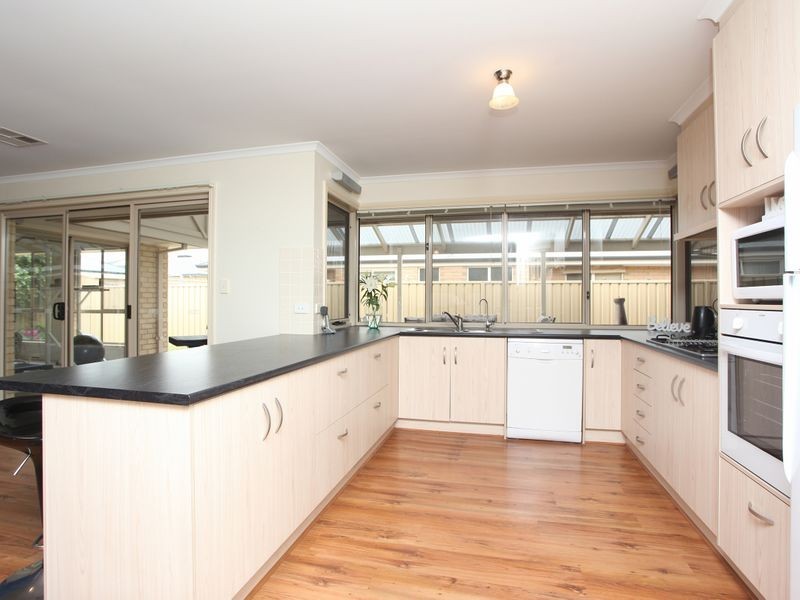 25 Nicholl Avenue, Aldinga Beach SA 5173
