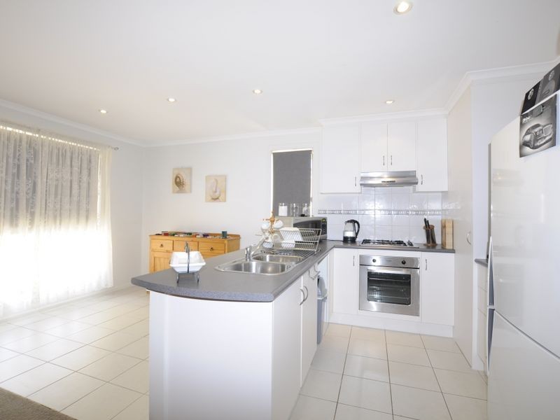 7 Blue Bay Avenue, Aldinga Beach SA 5173