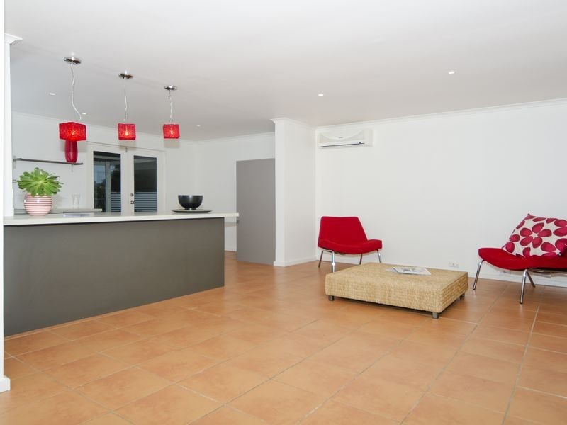 42 Caffrey Crescent, Port Willunga SA 5173