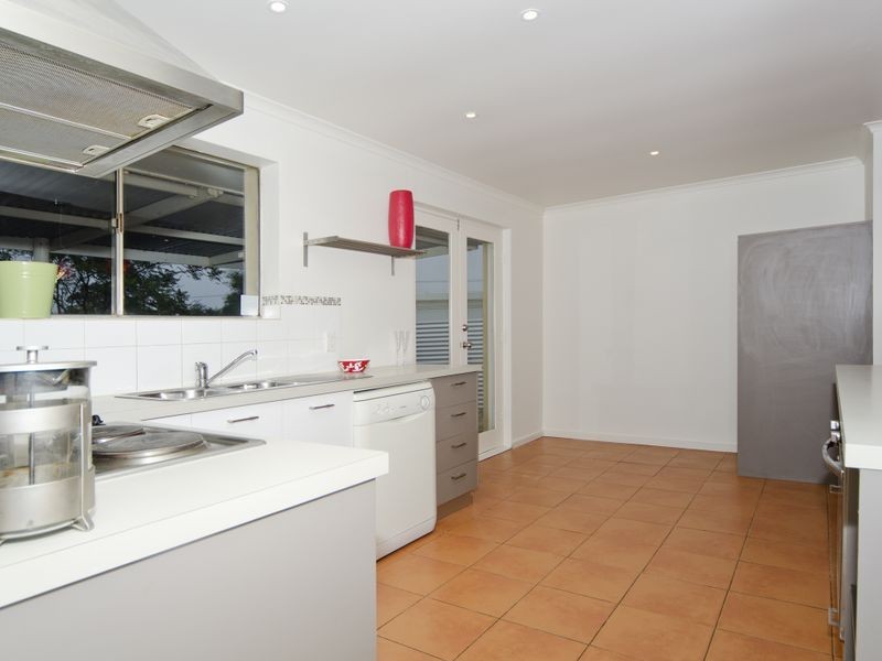 42 Caffrey Crescent, Port Willunga SA 5173