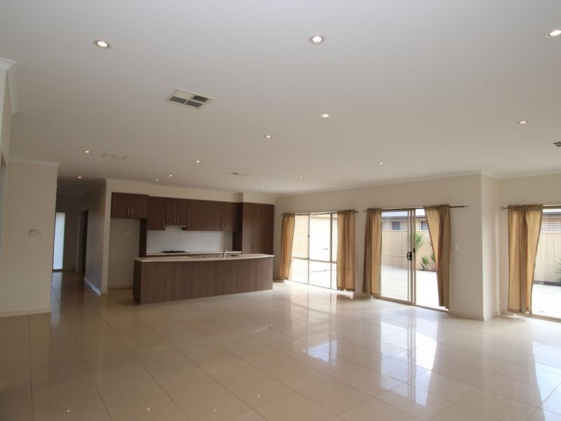 25 Dover Street, Aldinga Beach SA 5173