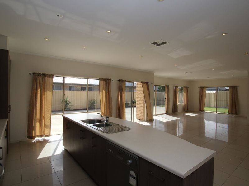 25 Dover Street, Aldinga Beach SA 5173