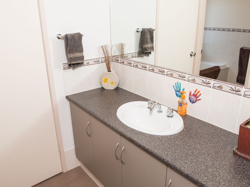 16 Meadow Bank Way, Aldinga Beach SA 5173