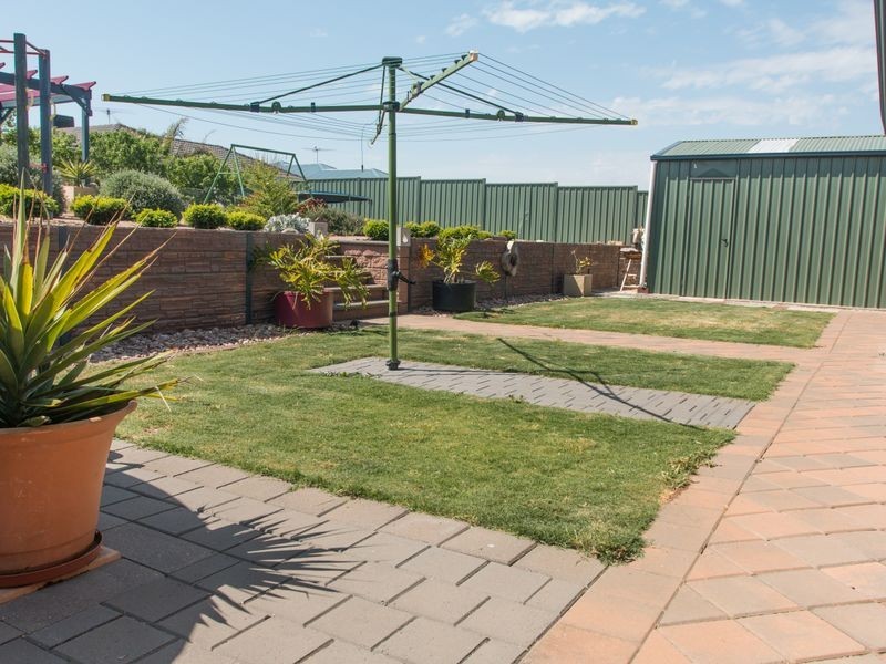 16 Meadow Bank Way, Aldinga Beach SA 5173