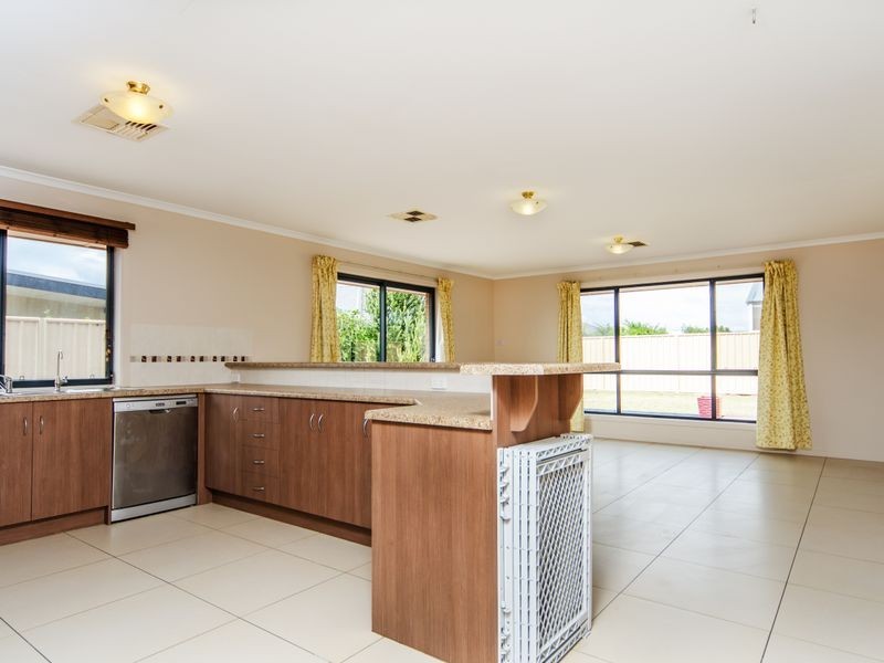 36 Basin Street, Aldinga Beach SA 5173