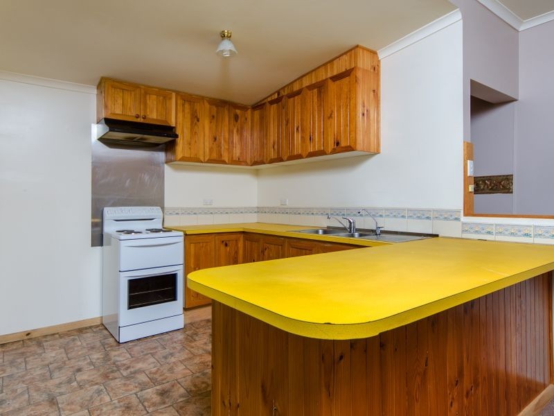 31 Whinnerah Avenue, Aldinga Beach SA 5173