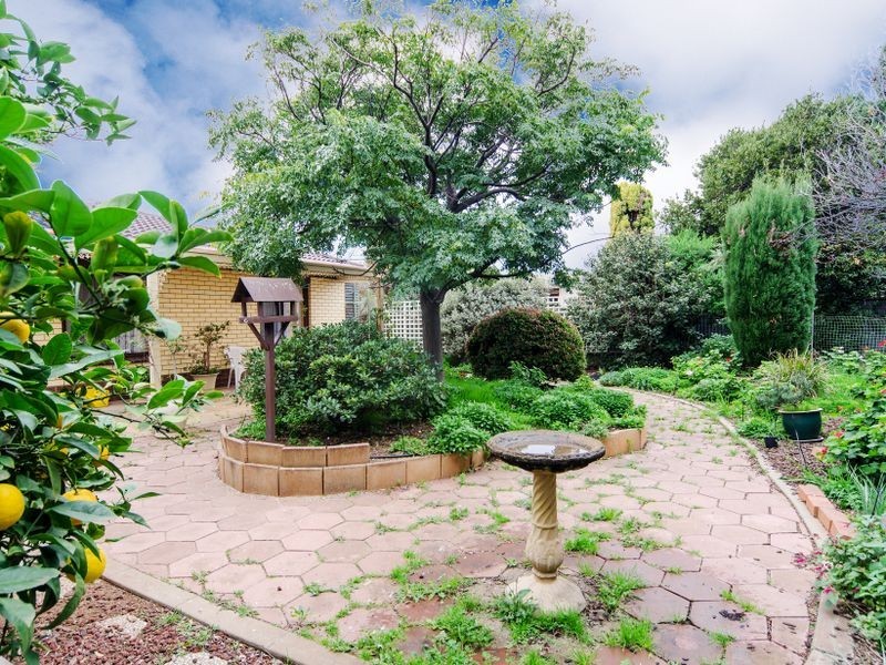 27 Tyabb Crescent, Port Noarlunga South SA 5167