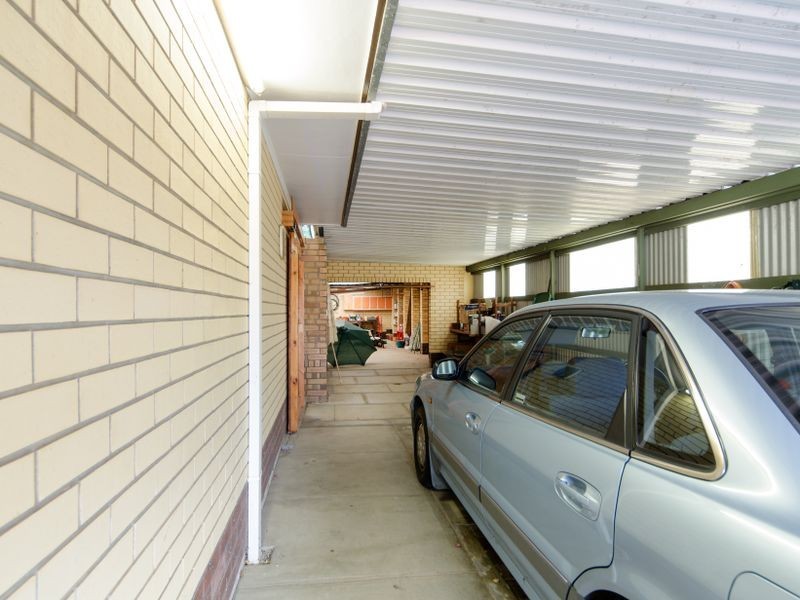 27 Tyabb Crescent, Port Noarlunga South SA 5167