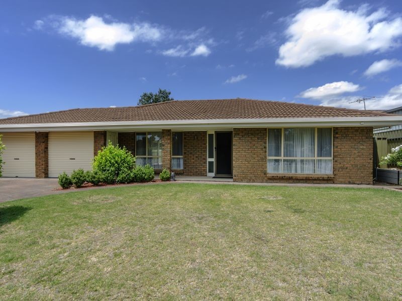 10 Normandy Road, Woodcroft SA 5162