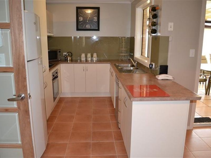 27 Cockle Avenue, Aldinga Beach SA 5173