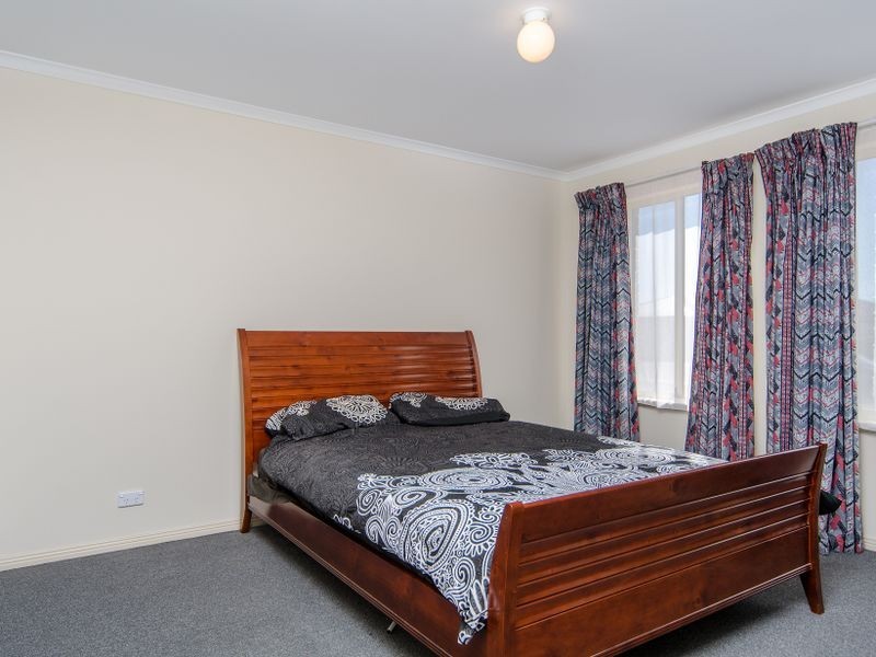 8 Cobalt Place, Aldinga Beach SA 5173