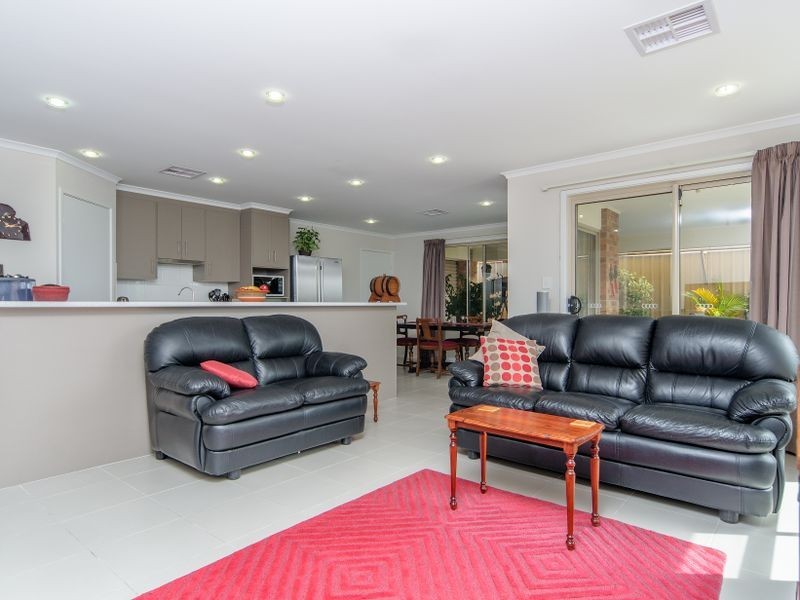15 Seagull Street, Aldinga Beach SA 5173