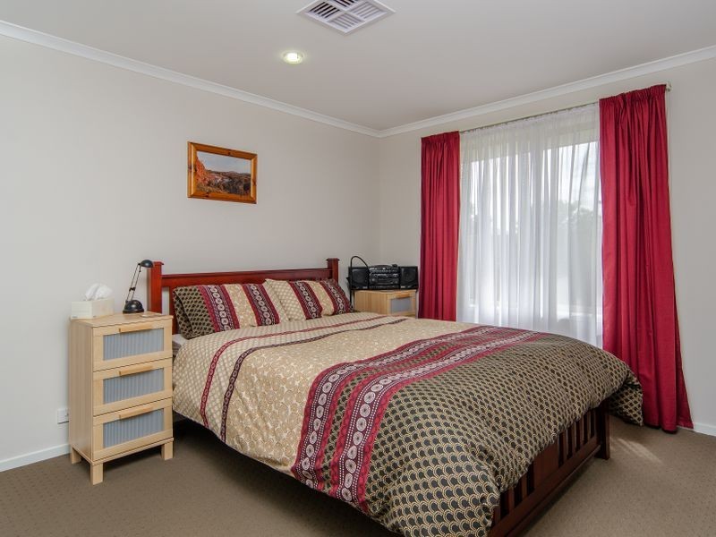 15 Seagull Street, Aldinga Beach SA 5173