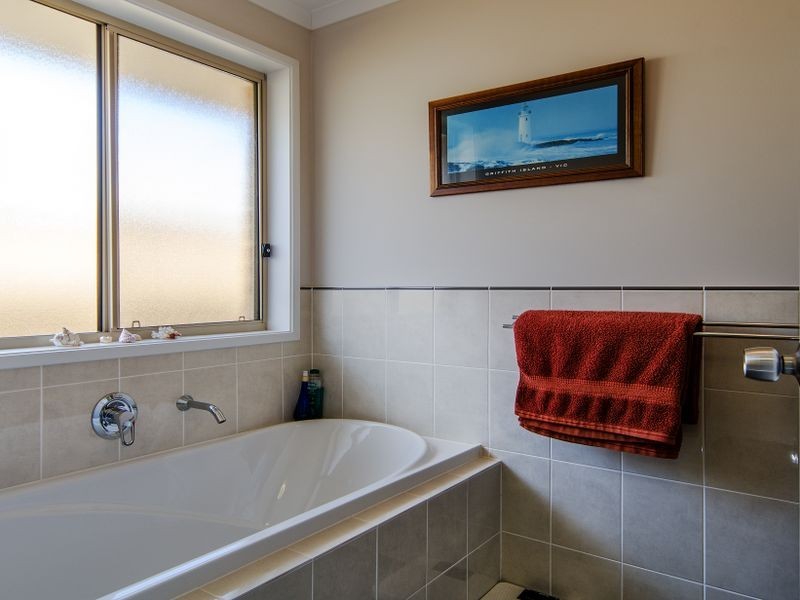 15 Seagull Street, Aldinga Beach SA 5173
