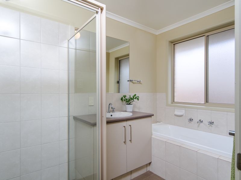 10 Melfort Road, Huntfield Heights SA 5163