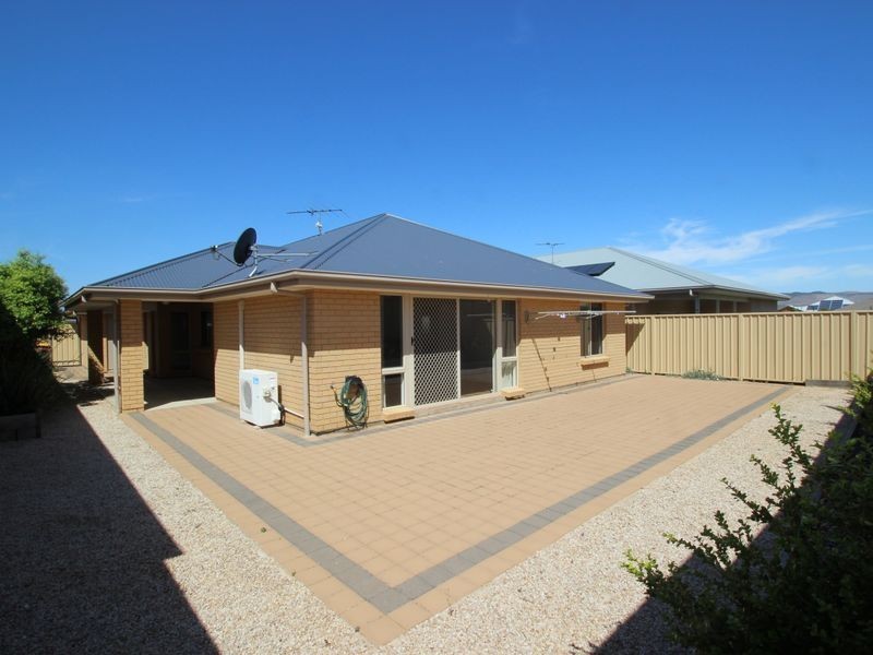 8 Mistletoe Street, Aldinga Beach SA 5173