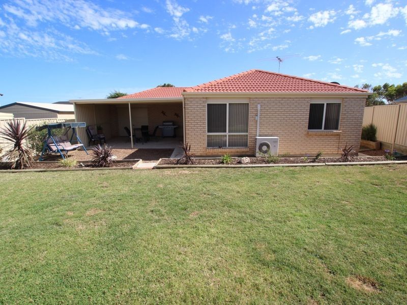 2 Arcadia Crescent, Sellicks Beach SA 5174