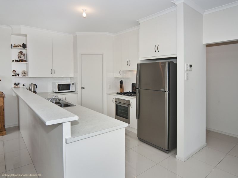 9 Knoll Avenue, Aldinga Beach SA 5173