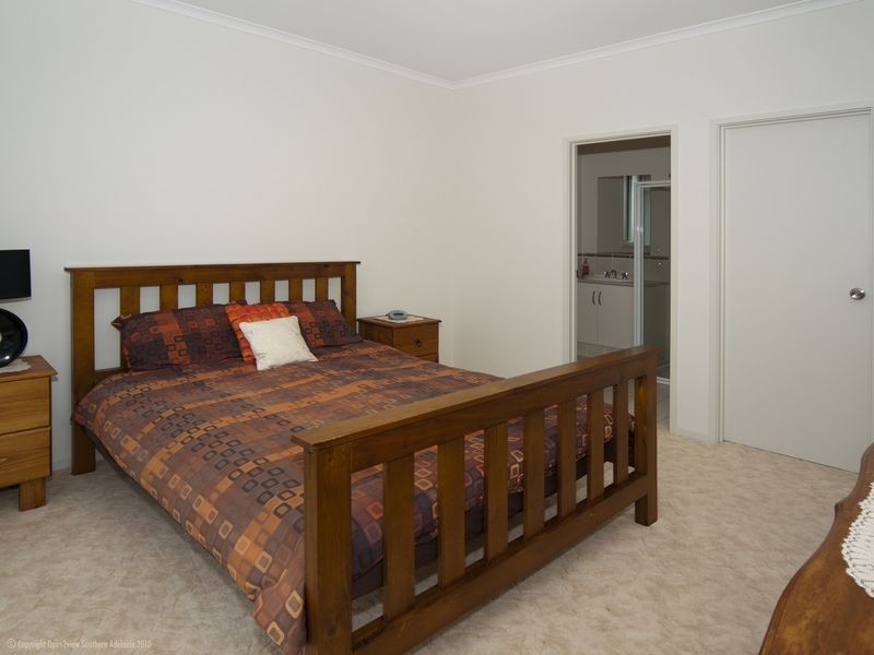 9 Knoll Avenue, Aldinga Beach SA 5173