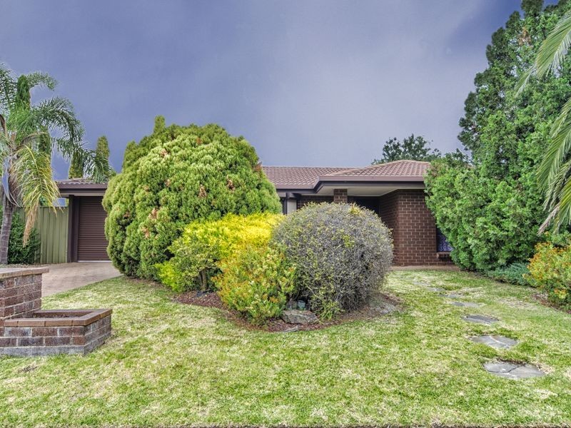 8 Normandy Road, Woodcroft SA 5162