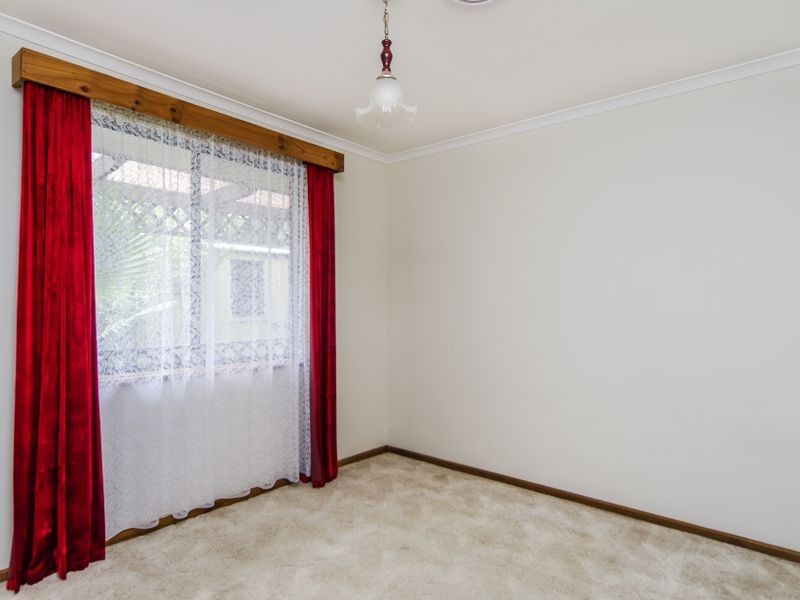 8 Normandy Road, Woodcroft SA 5162