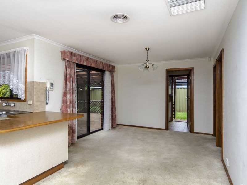 8 Normandy Road, Woodcroft SA 5162