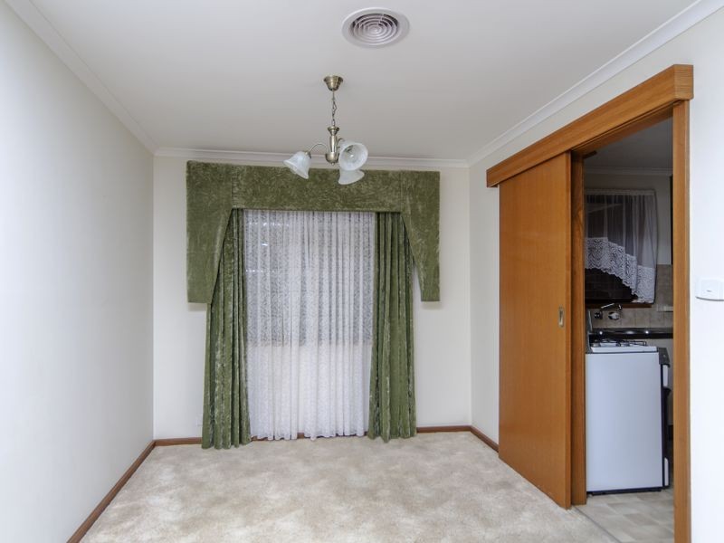 8 Normandy Road, Woodcroft SA 5162