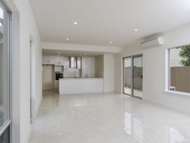 Unit 2/156 Esplanade, Aldinga Beach SA 5173