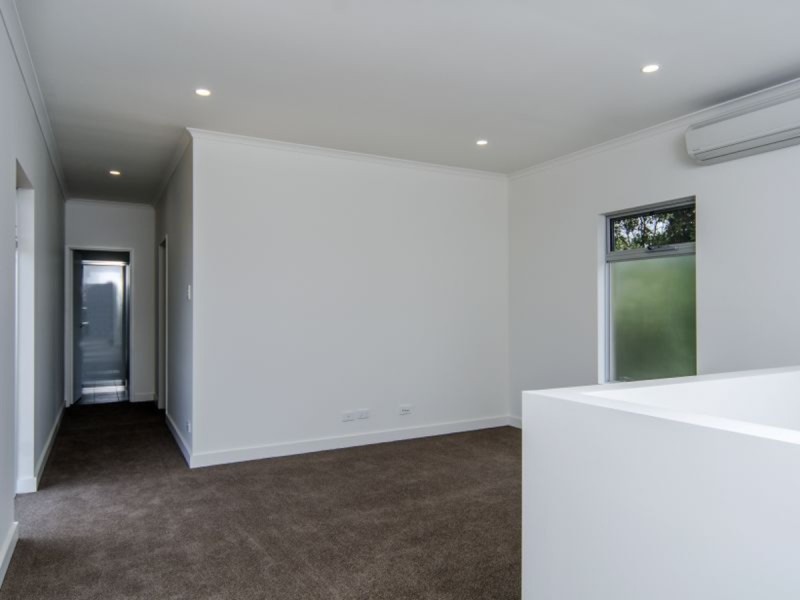 Unit 2/156 Esplanade, Aldinga Beach SA 5173