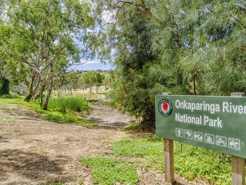 77 Paringa Parade, Old Noarlunga SA 5168