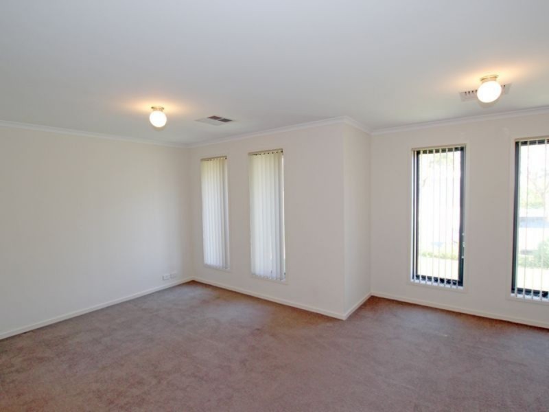 5 Burton Bank, Aldinga Beach SA 5173
