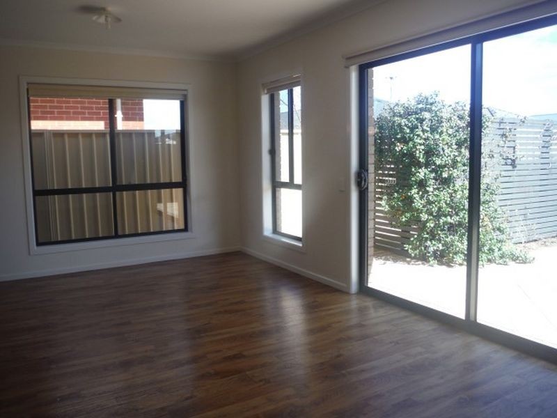 4 Buoy Crescent, Seaford Meadows SA 5169