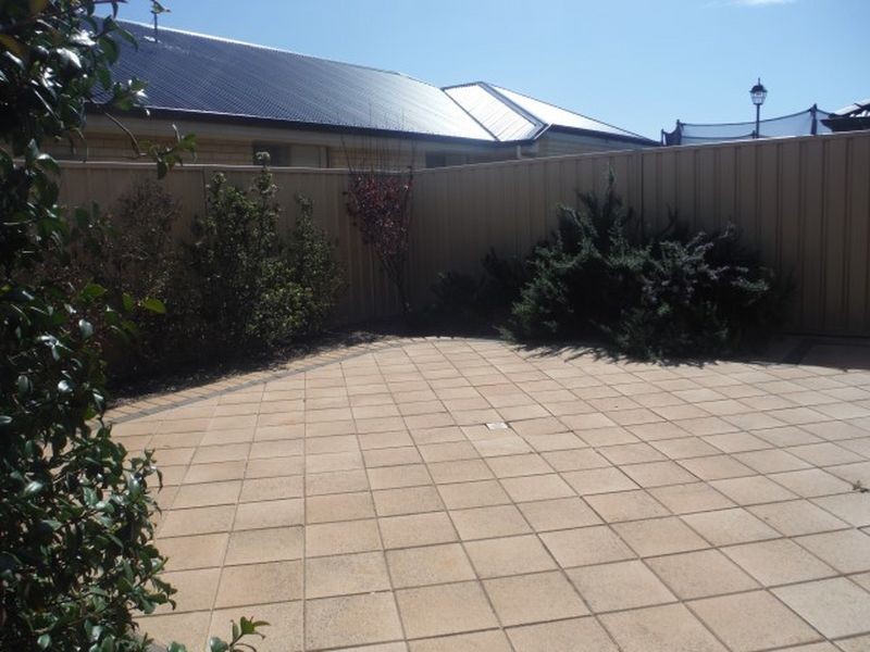 4 Buoy Crescent, Seaford Meadows SA 5169