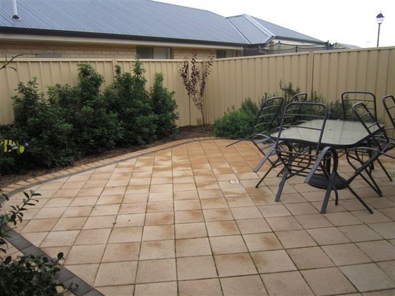 4 Buoy Crescent, Seaford Meadows SA 5169