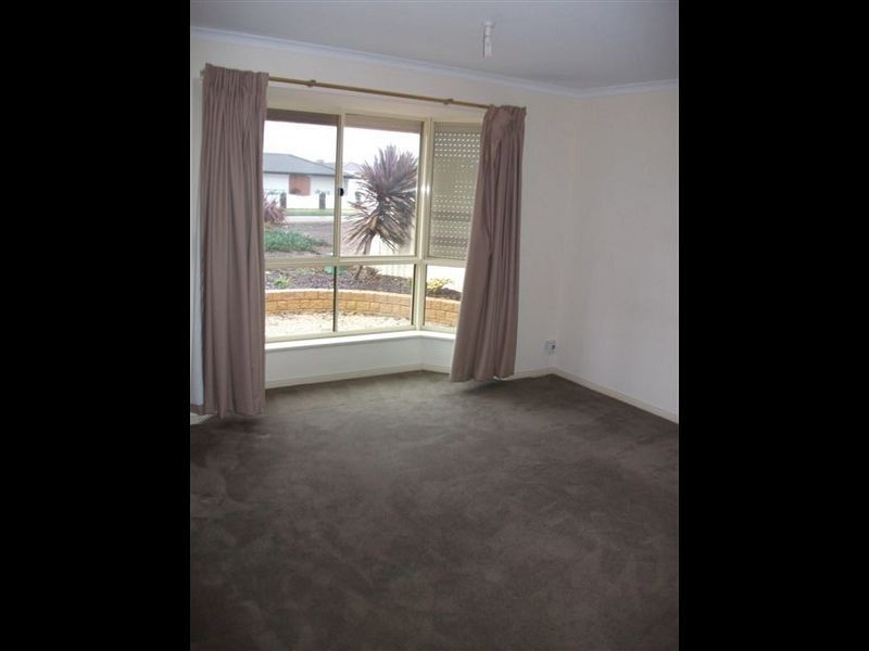 32 Pridham Boulevard, Aldinga Beach SA 5173