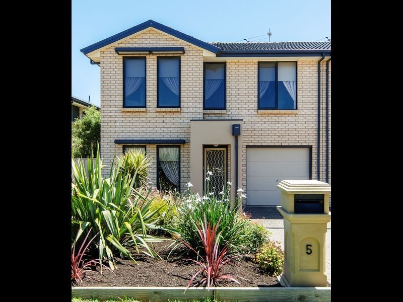 5 Arcadia Cres, Sellicks Beach SA 5174