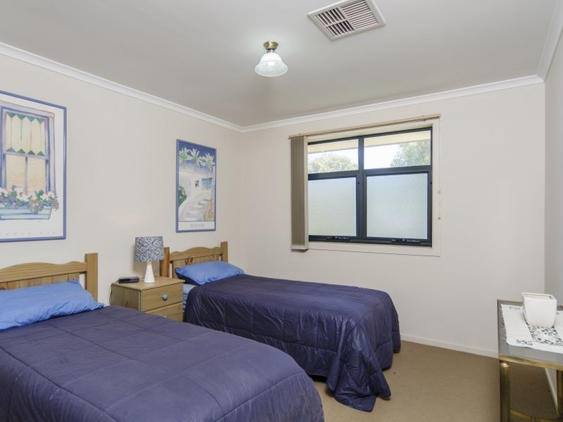 5 Arcadia Cres, Sellicks Beach SA 5174