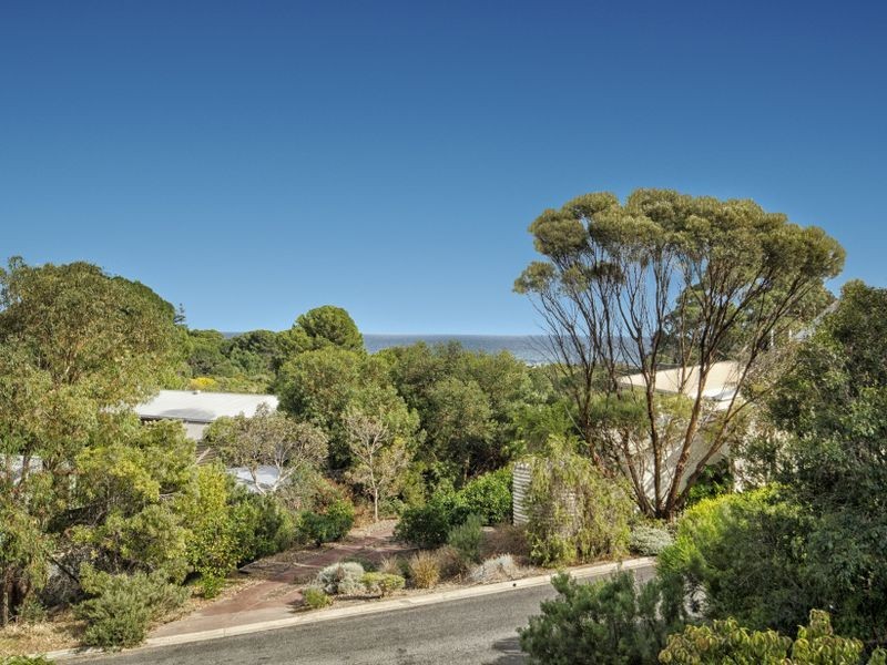 6 Caralue Street, Port Willunga SA 5173