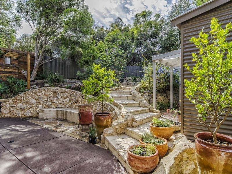 6 Caralue Street, Port Willunga SA 5173