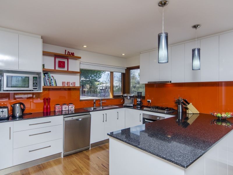 6 Caralue Street, Port Willunga SA 5173