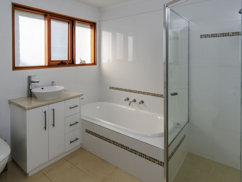 6 Caralue Street, Port Willunga SA 5173